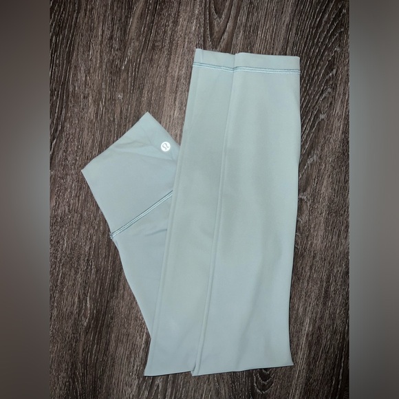 Lululemon Wunder Under High-Rise 7/8 Tight *Full-On Luxtreme 25" - Picture 3 of 7